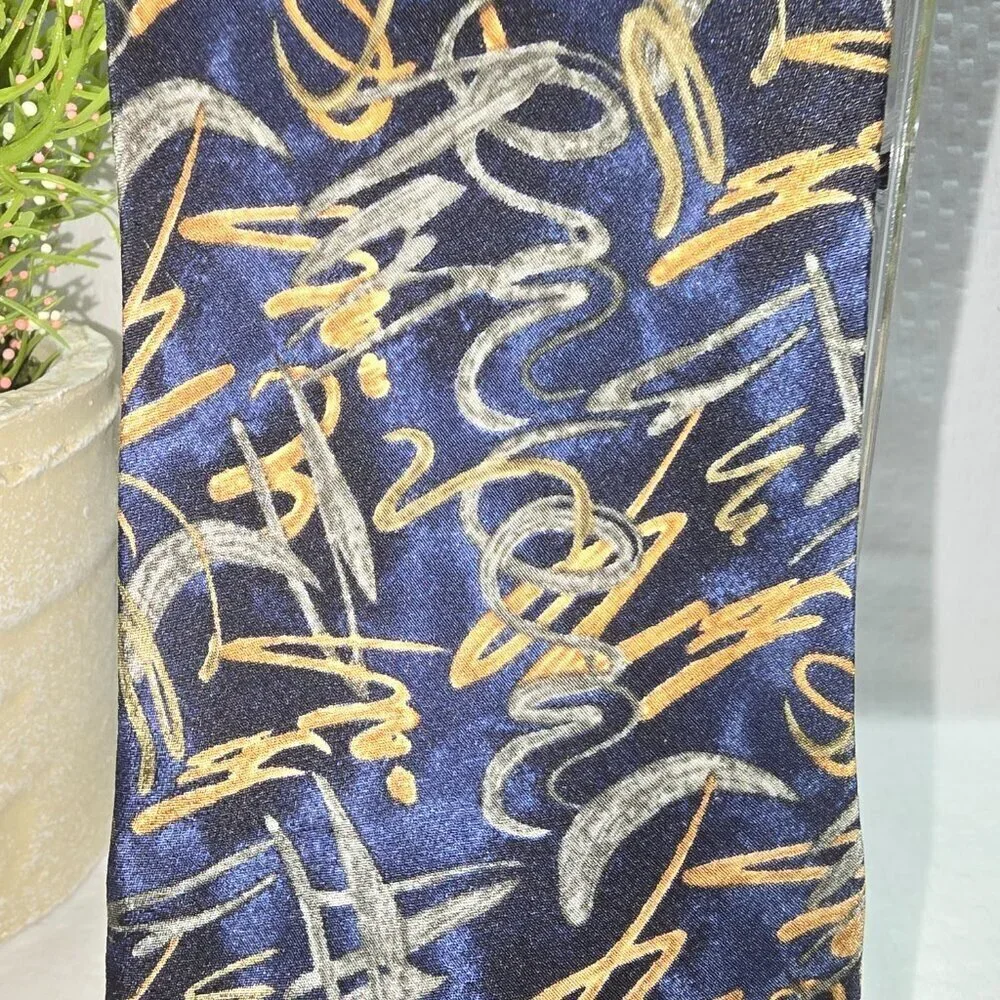 COCKTAIL COLORS RUM AND COLA TIE SILK NAVY WITH GOLD GREEN SWIRL DESIGN EUC
